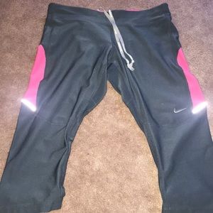 Nike cropped leggings